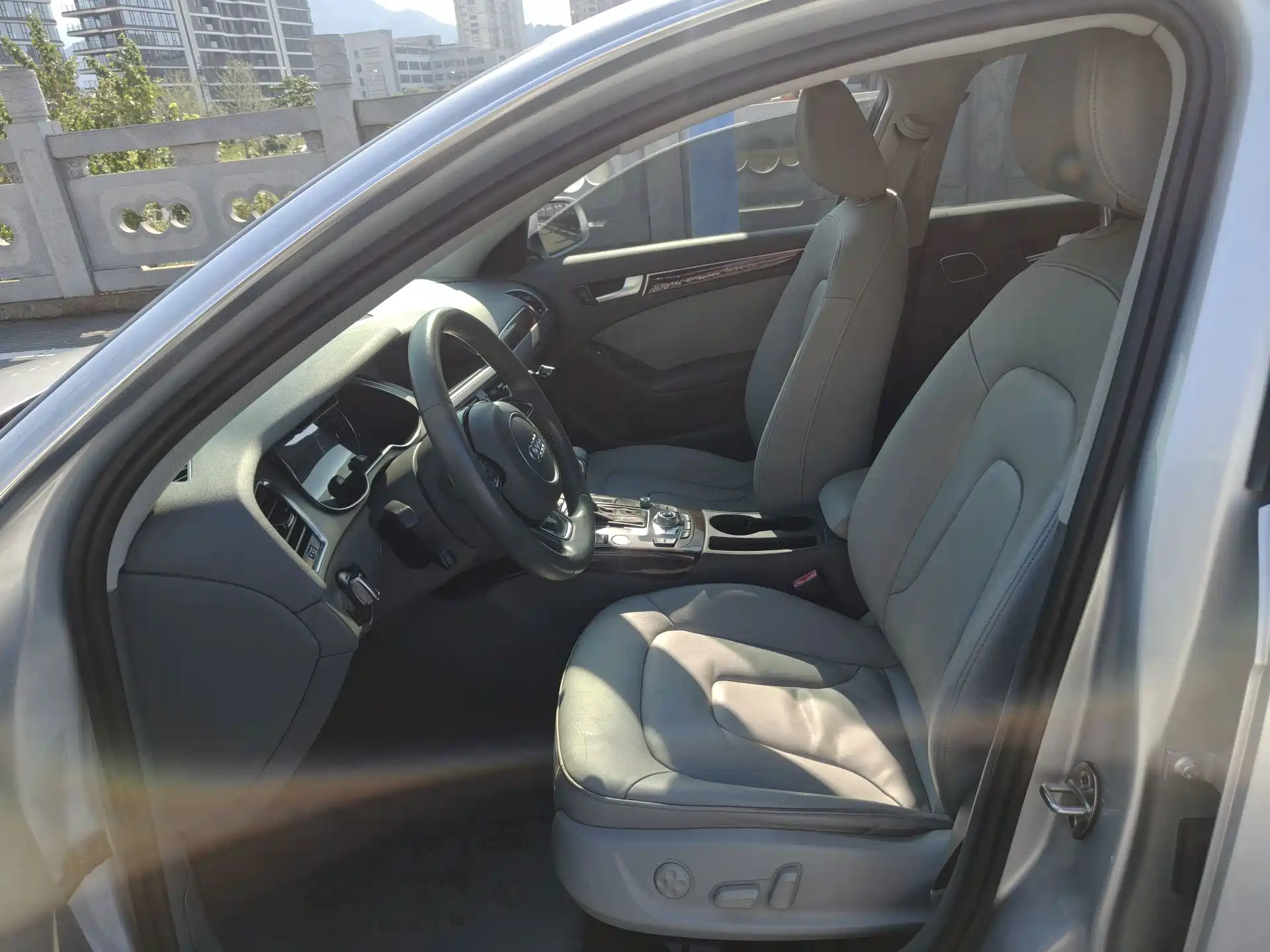 Фото 9 - Audi A4L