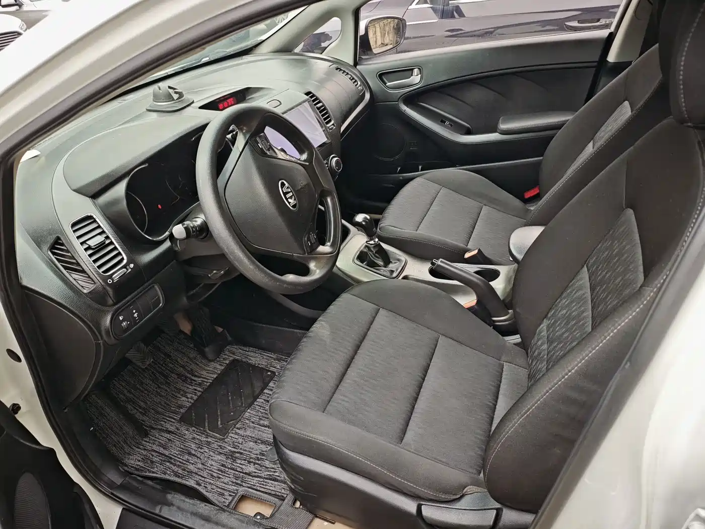 Photo 4 - Kia K3