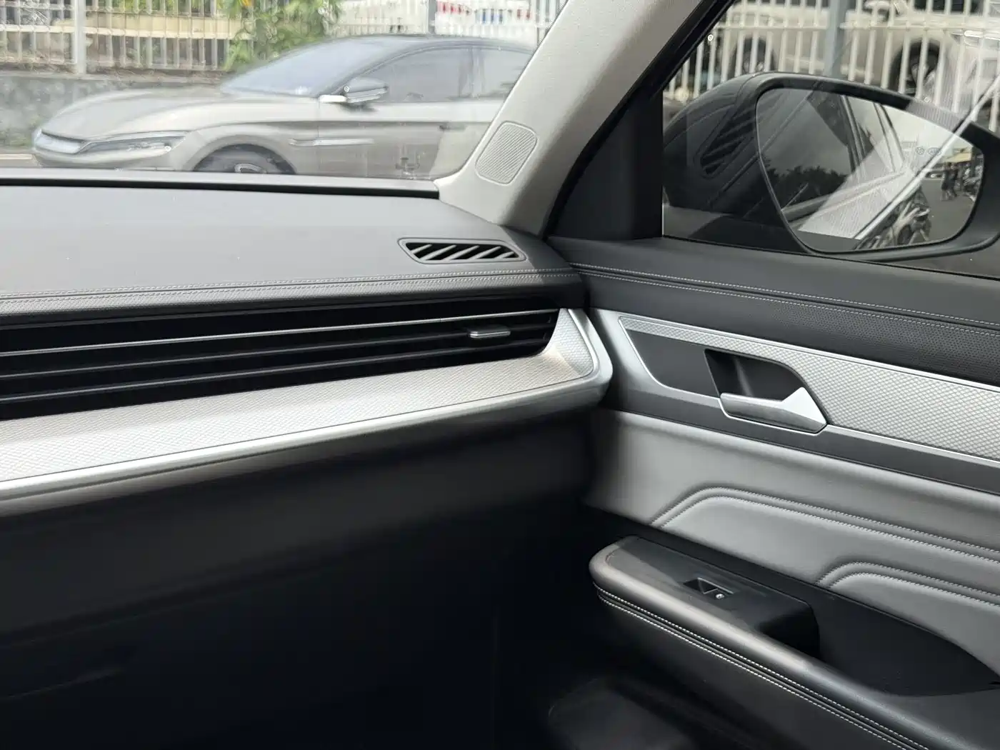 Volkswagen Talagon 2023 380TSI 4WD R-Line Touring Edition фото 12