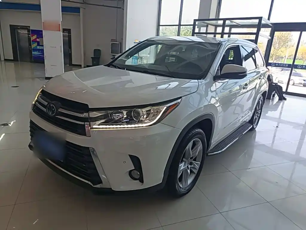 Photo 1 - Toyota Highlander