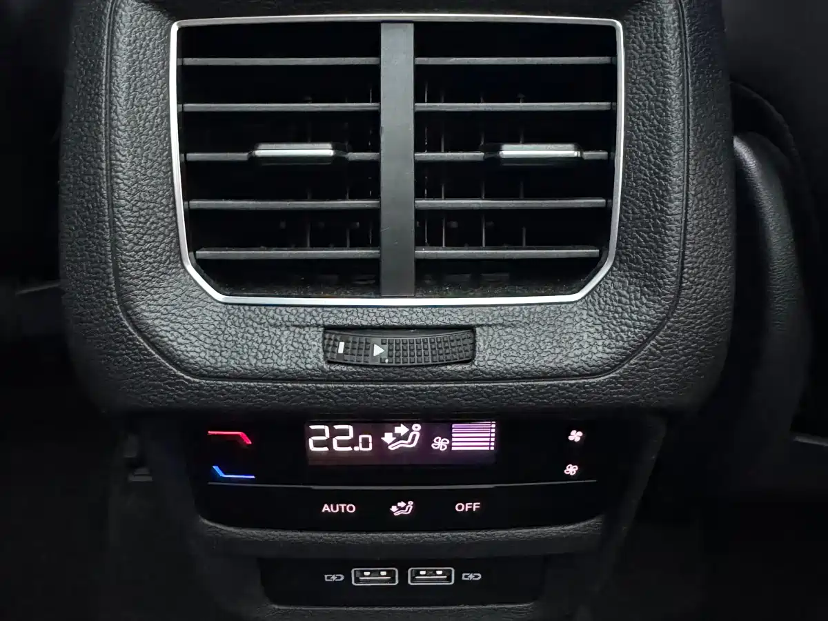 Volkswagen Tayron 2023 280TSI 2WD Luxury Plus Advanced Edition фото 20