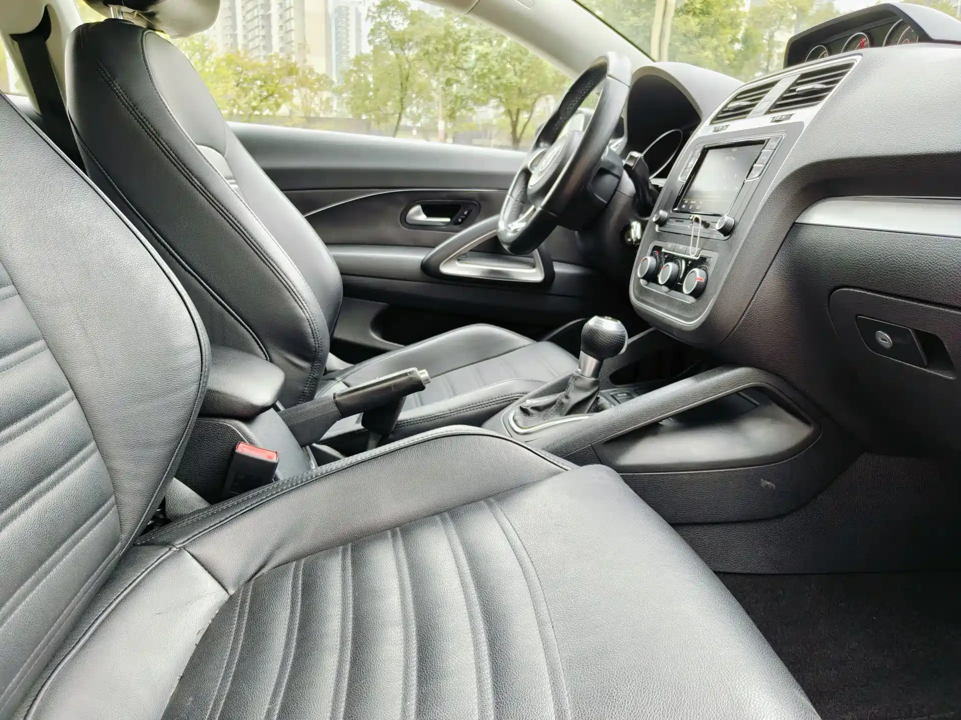Photo 18 - Volkswagen Scirocco