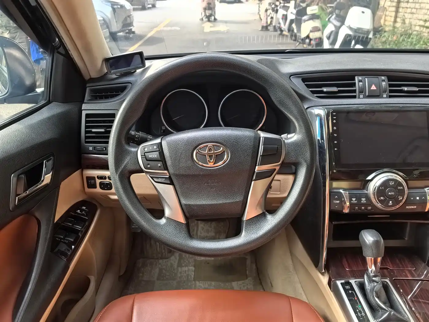 Toyota Reiz 2010 2.5S Elegance Elite Edition фото 14