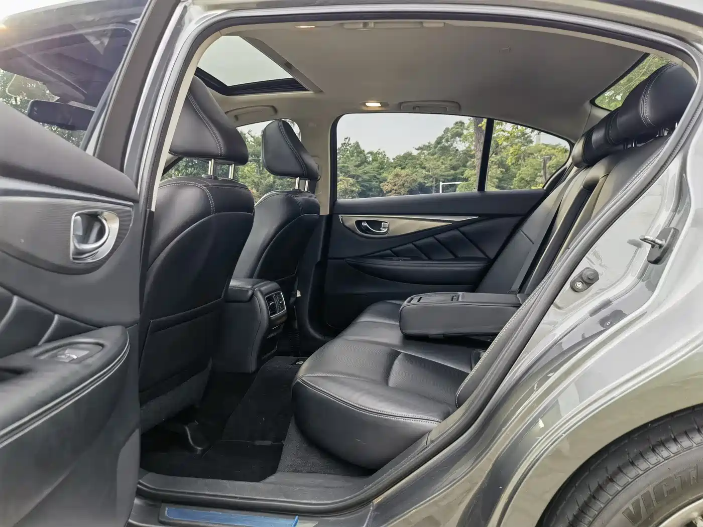 Фото 14 - Infiniti Q50L