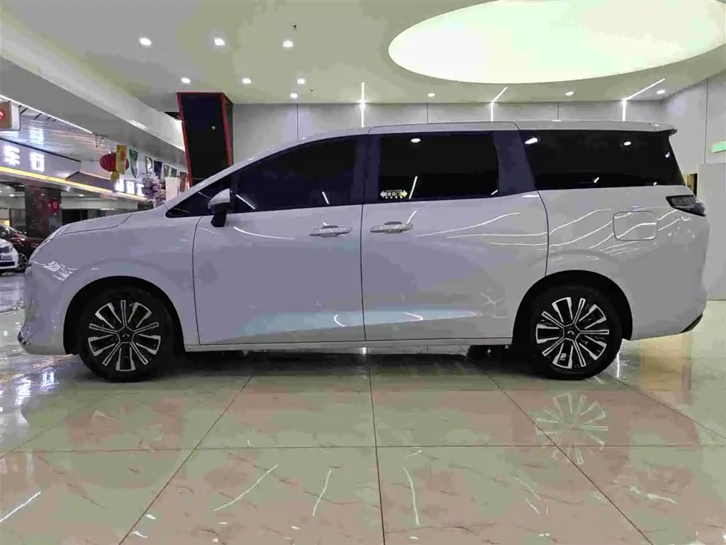 Wuling Motors Xingguang 730 New Energy 2026 2025 Model Plug-in Hybrid Base Version