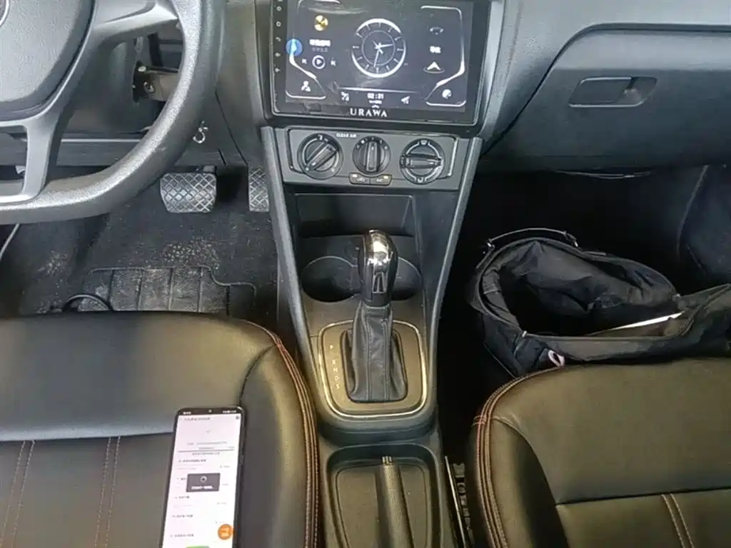 Volkswagen Polo 2016 1.4L Automatic Trend фото 14