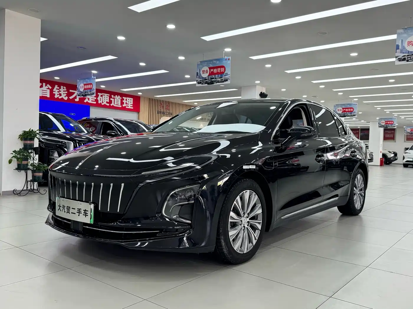 Hongqi E-QM5 2022 431km Charging Enjoyment Edition