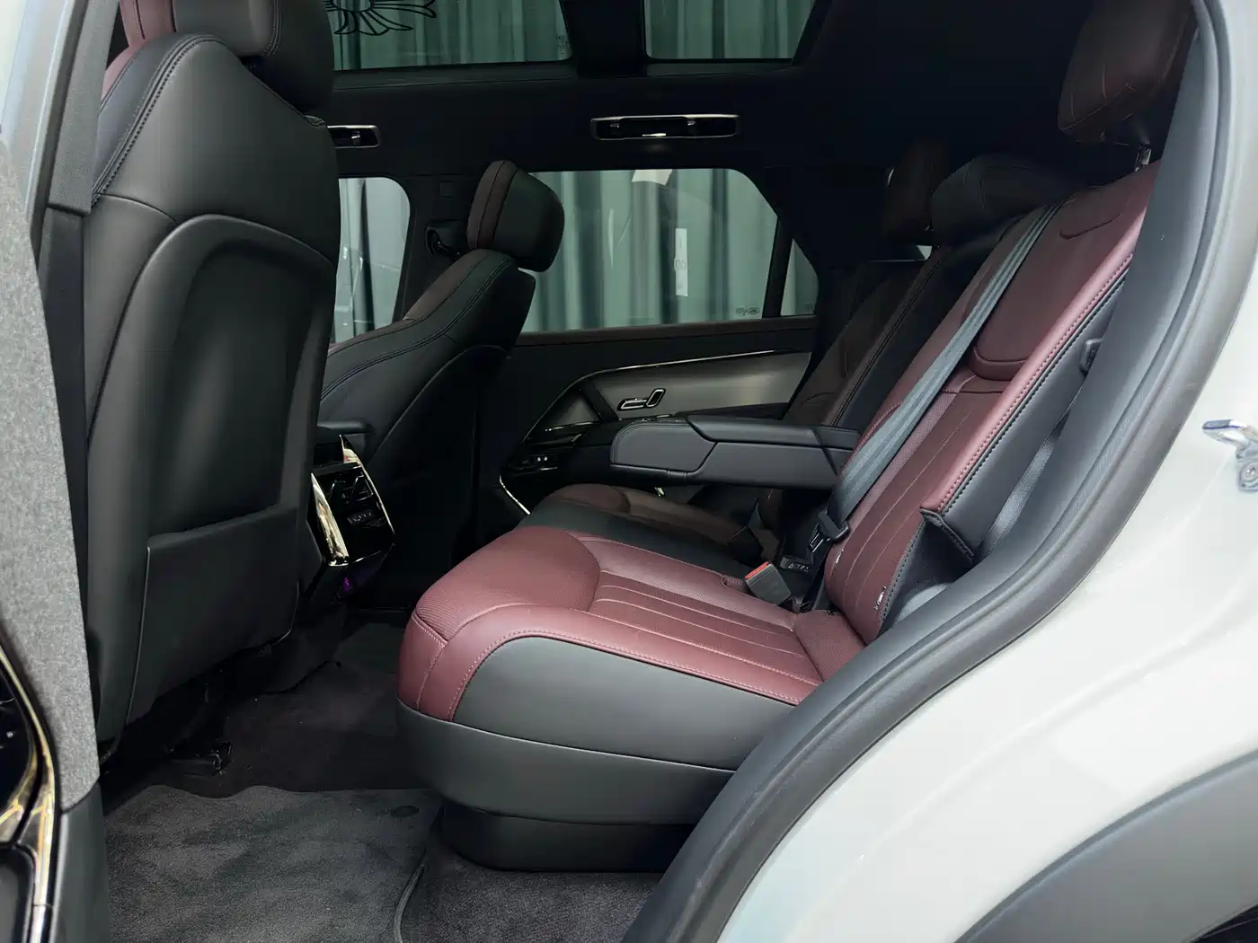 Land Rover Range Rover Sport 2025 400PS Dynamic SE фото 6