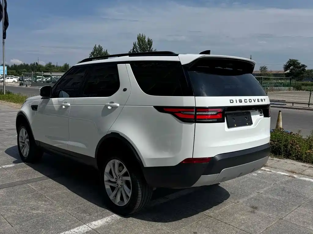 Photo 6 - Land Rover Discovery