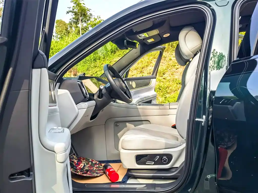 AITO Wenjie AITO M9 2024 Extended Range Ultra 42kWh 6-Seater фото 9