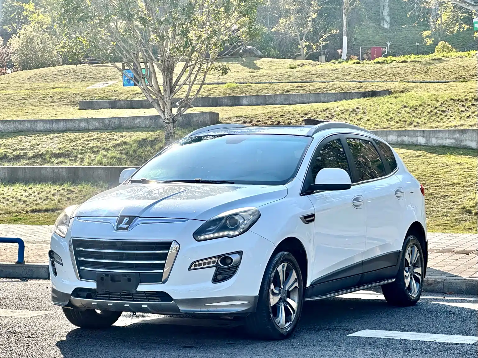 Фото 1 - Luxgen Luxgen7 SUV