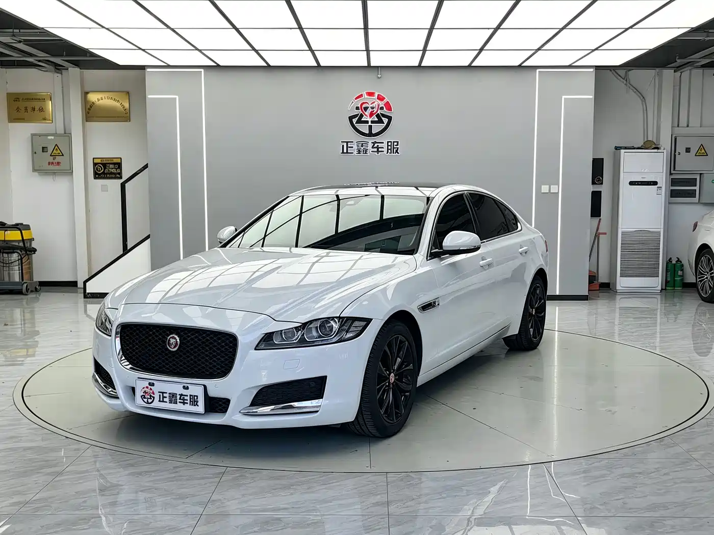 2016 Jaguar XF