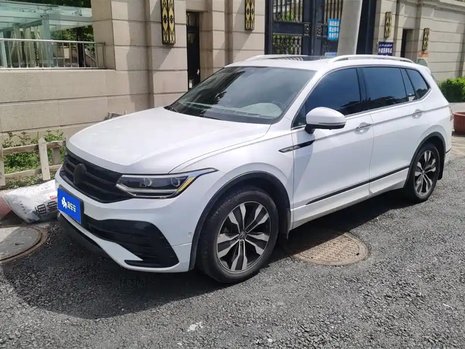 Volkswagen Tiguan L 2023 380TSI 4WD R-Line Premium 7-seater