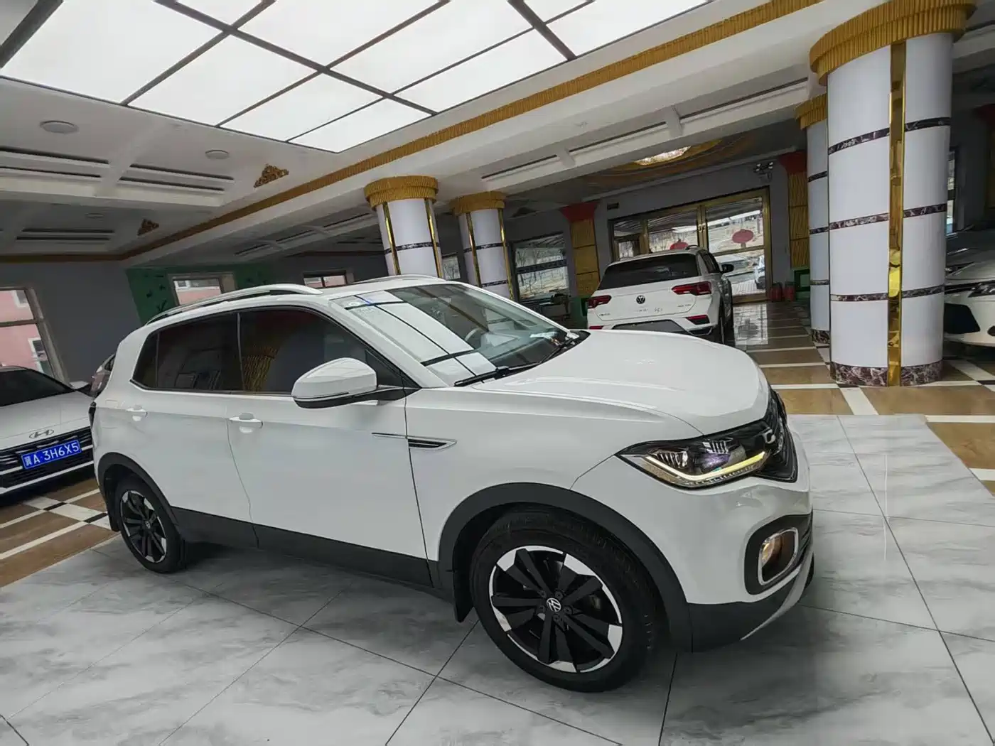 VOLKSWAGEN EXPLORING THE SHADOW