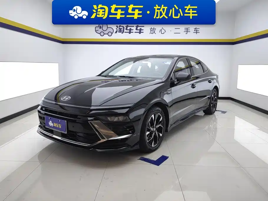 Photo 1 - Hyundai Sonata