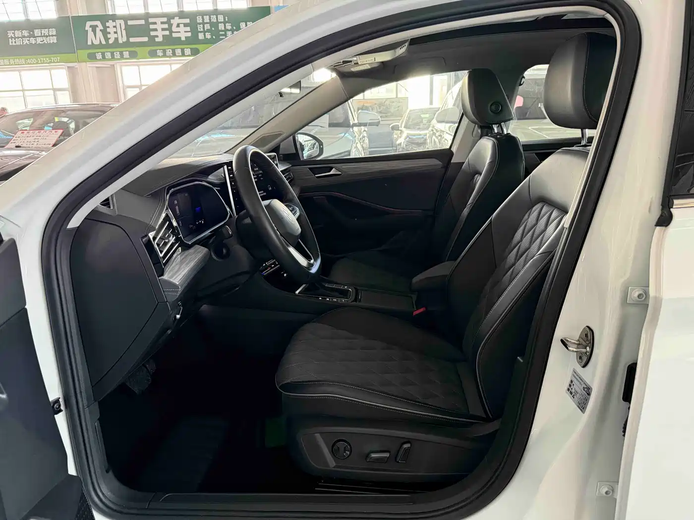 Volkswagen Sagitar 2023 Model Year 280TSI DSG Surpass Edition фото 8