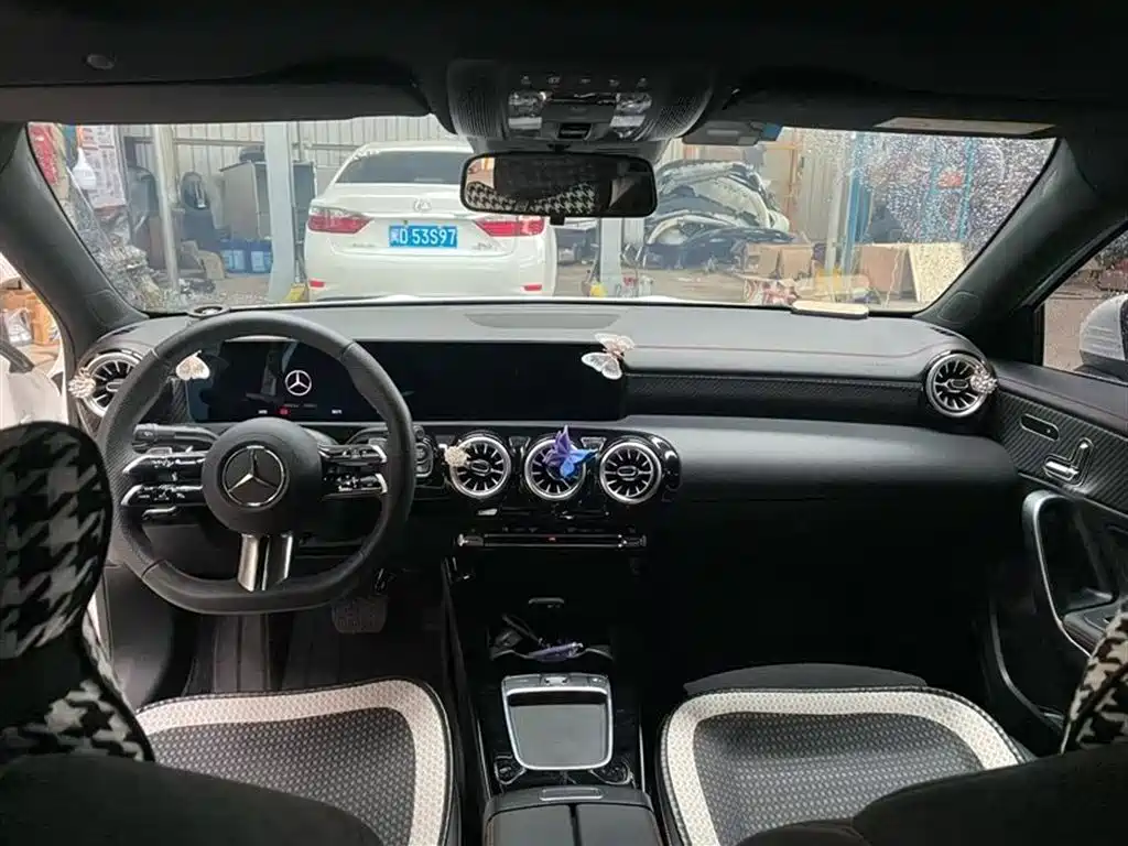 Mercedes-Benz A-Class 2025 A 200 L Fashion Edition фото 4