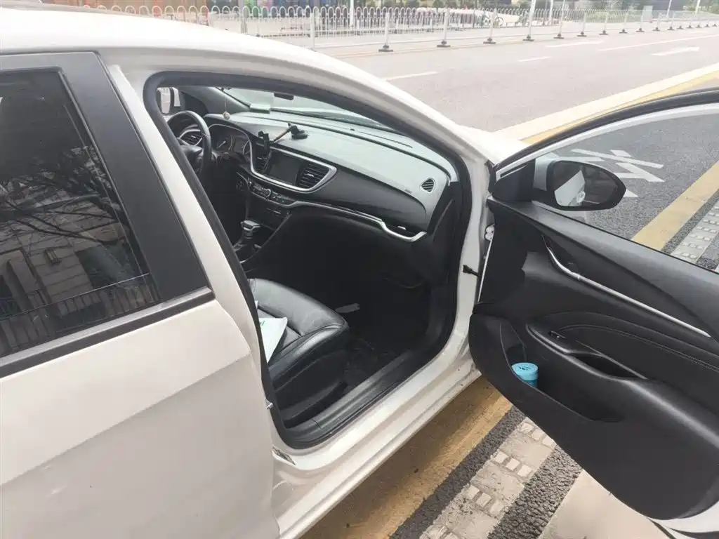 Buick Excelle 2016 Model 15N Automatic Luxury фото 20