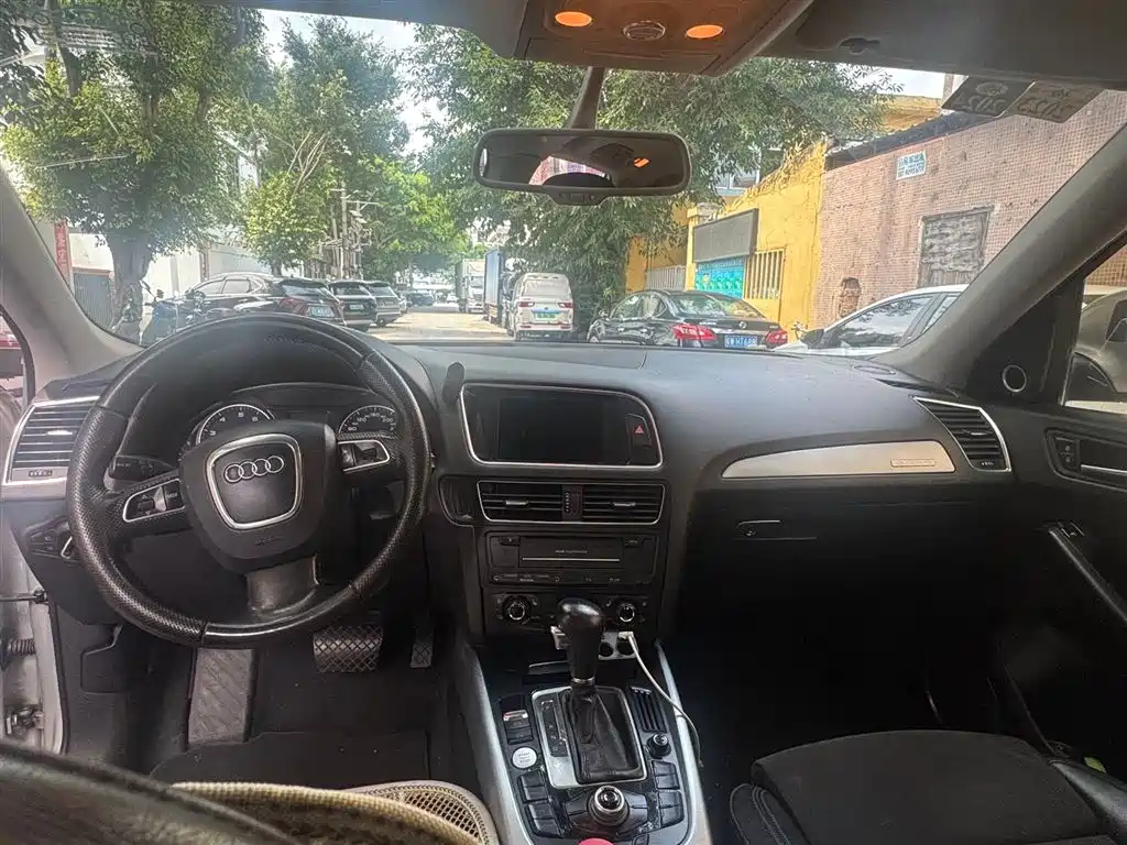 Audi Q5 2011 2.0TFSI Dynamic фото 6