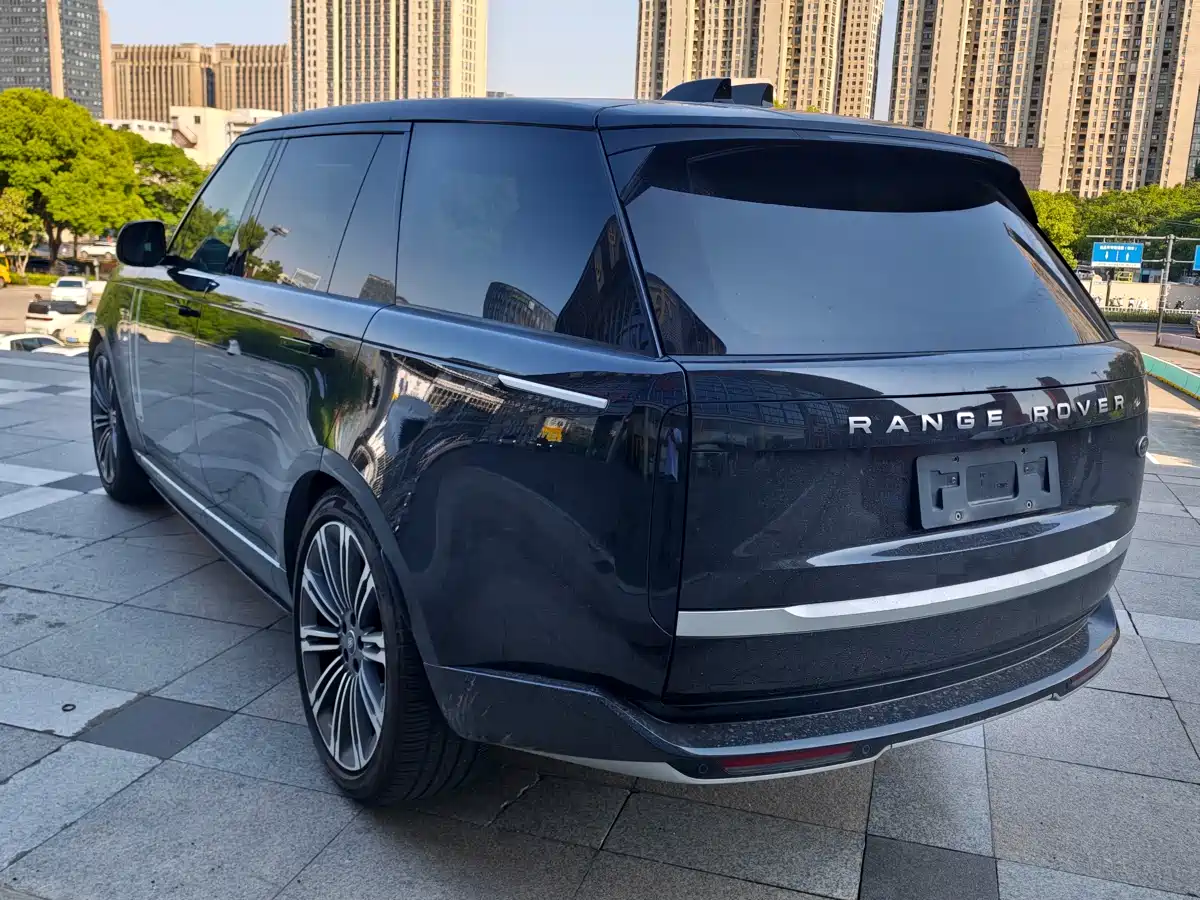 Land Rover Range Rover 2023 3.0 L6 400PS Exemplary Long Wheelbase фото 8