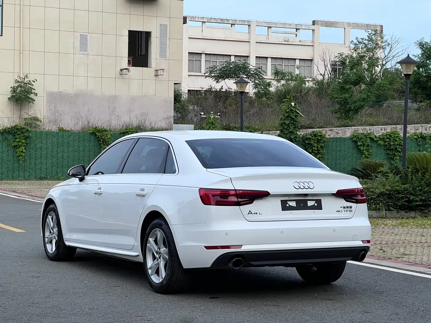 Audi A4L 2017 Plus 40 TFSI Progressive фото 4