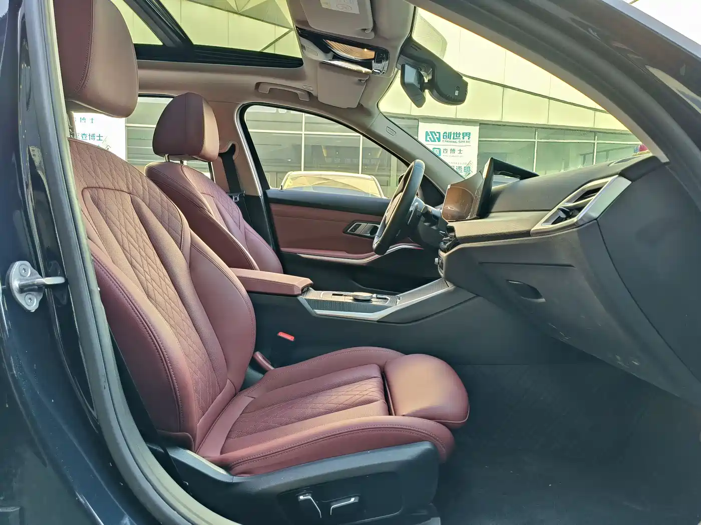 BMW 3 Series 2025 325Li M Sport Package фото 8