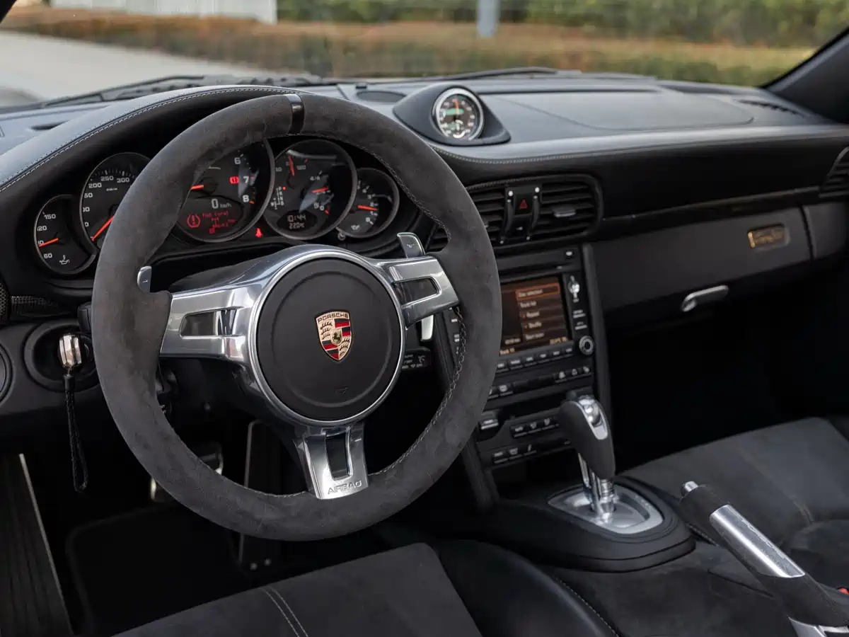 Porsche 911 2010 Turbo S 3.8T фото 9
