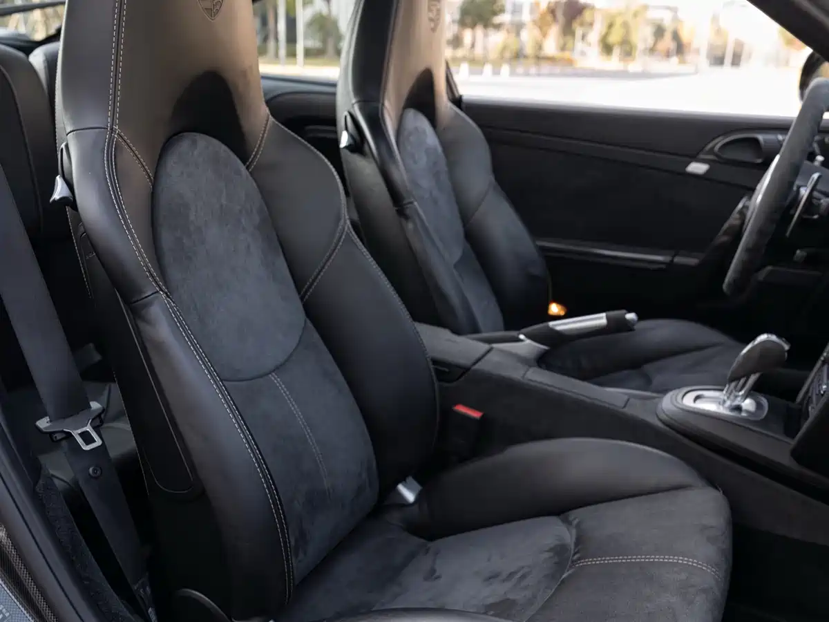 Porsche 911 2010 Turbo S 3.8T фото 20