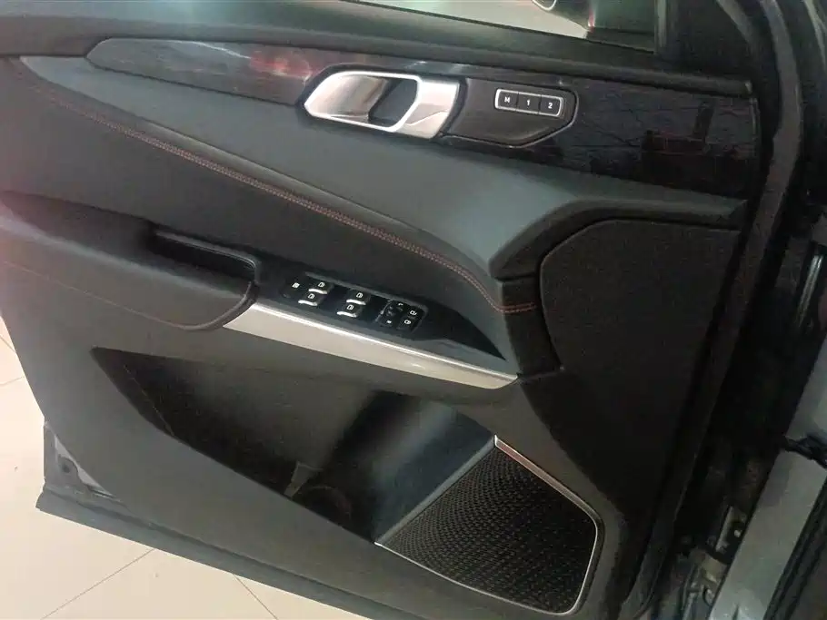 Lynk & Co 01 2019 2.0T 2WD Pro Edition China V фото 7