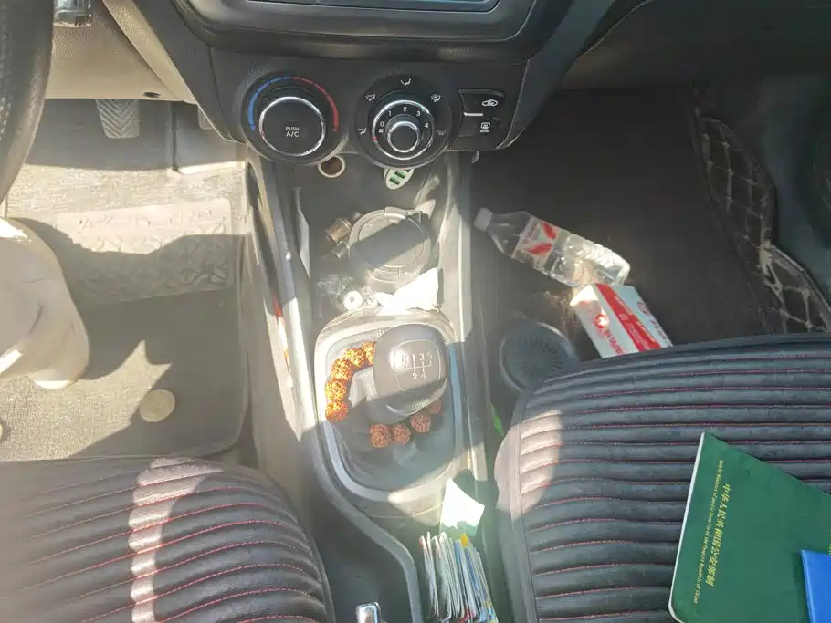 Kia K2 2013 2012 Sedan 1.4L MT GLS Commemorative Edition