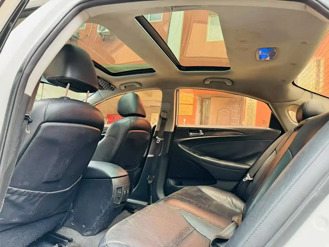 Hyundai Sonata 2011 2.0L Auto Premium Edition фото 8