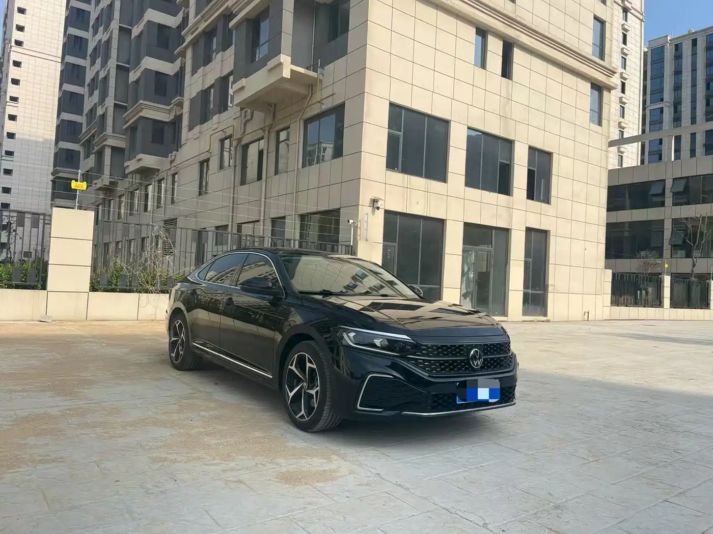 Volkswagen Passat 2025 Outstanding 380TSI Dragon Soaring Edition фото 3