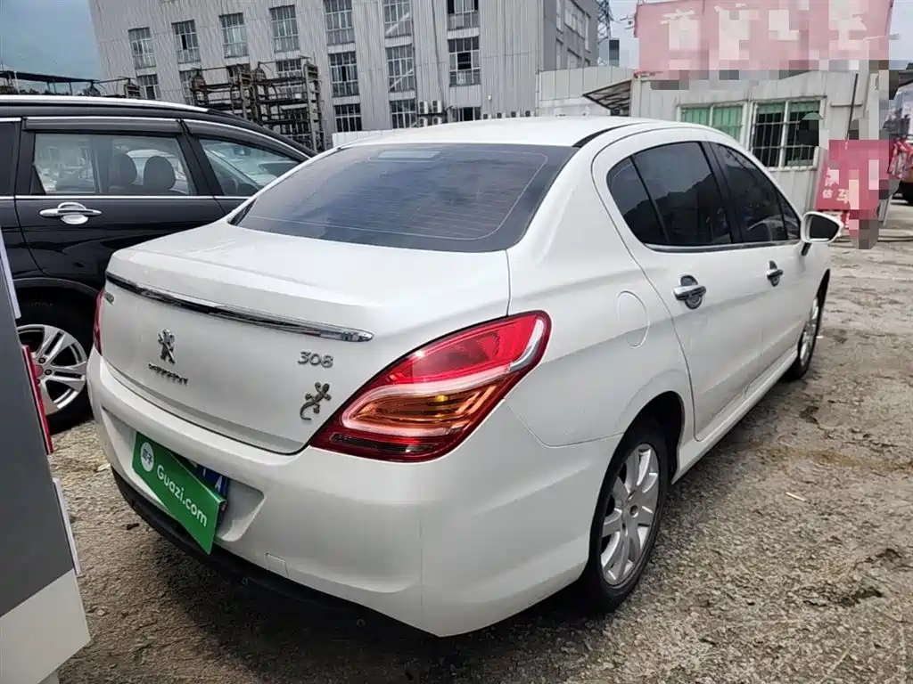 Peugeot 308 2014 Model Joy Edition Classic 1.6L Automatic Trend Style фото 7