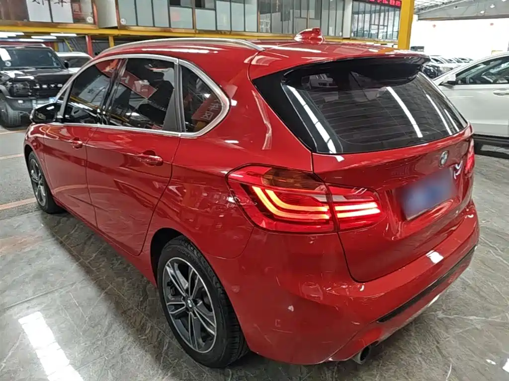 BMW 2 Series Touring 2018 218i M Sport Package фото 5