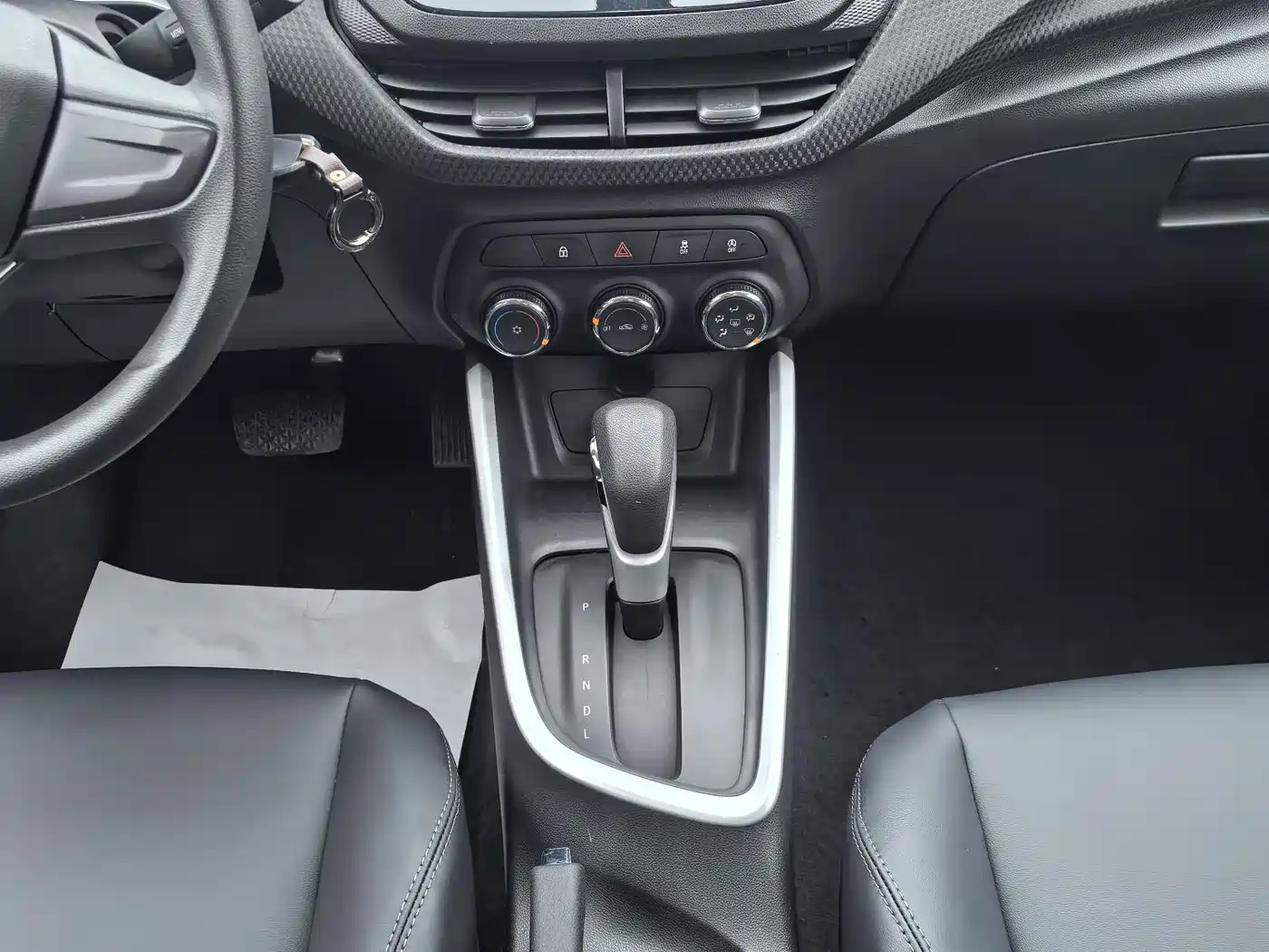 Chevrolet Cavalier 2020 325T Automatic Joy Edition фото 11