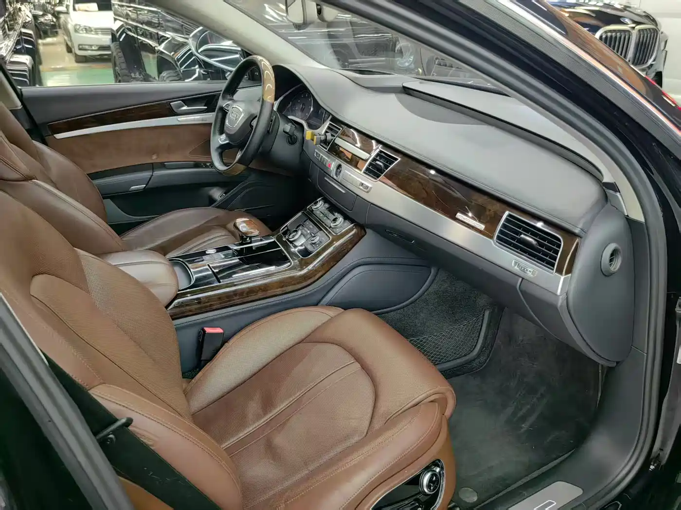 Audi A8 2014 A8L 6.3 FSI W12 quattro Flagship фото 4
