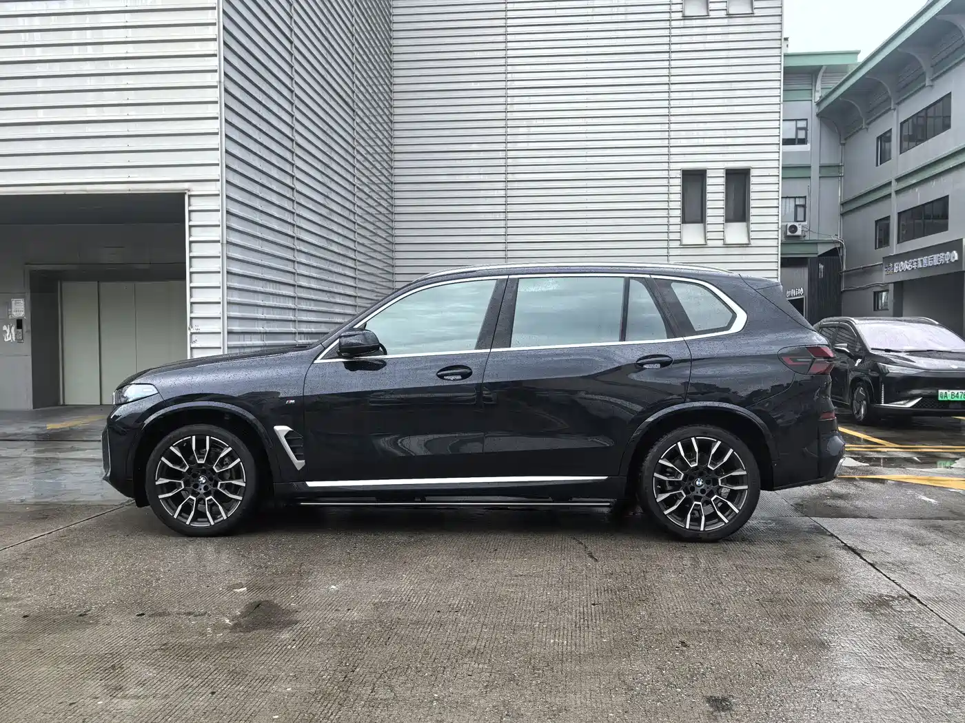 BMW X5 2023 xDrive 40Li M Sport Package фото 4