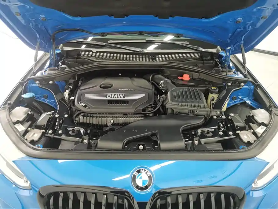 BMW 1 Series 2022 125i M Sport Shadow Edition фото 10