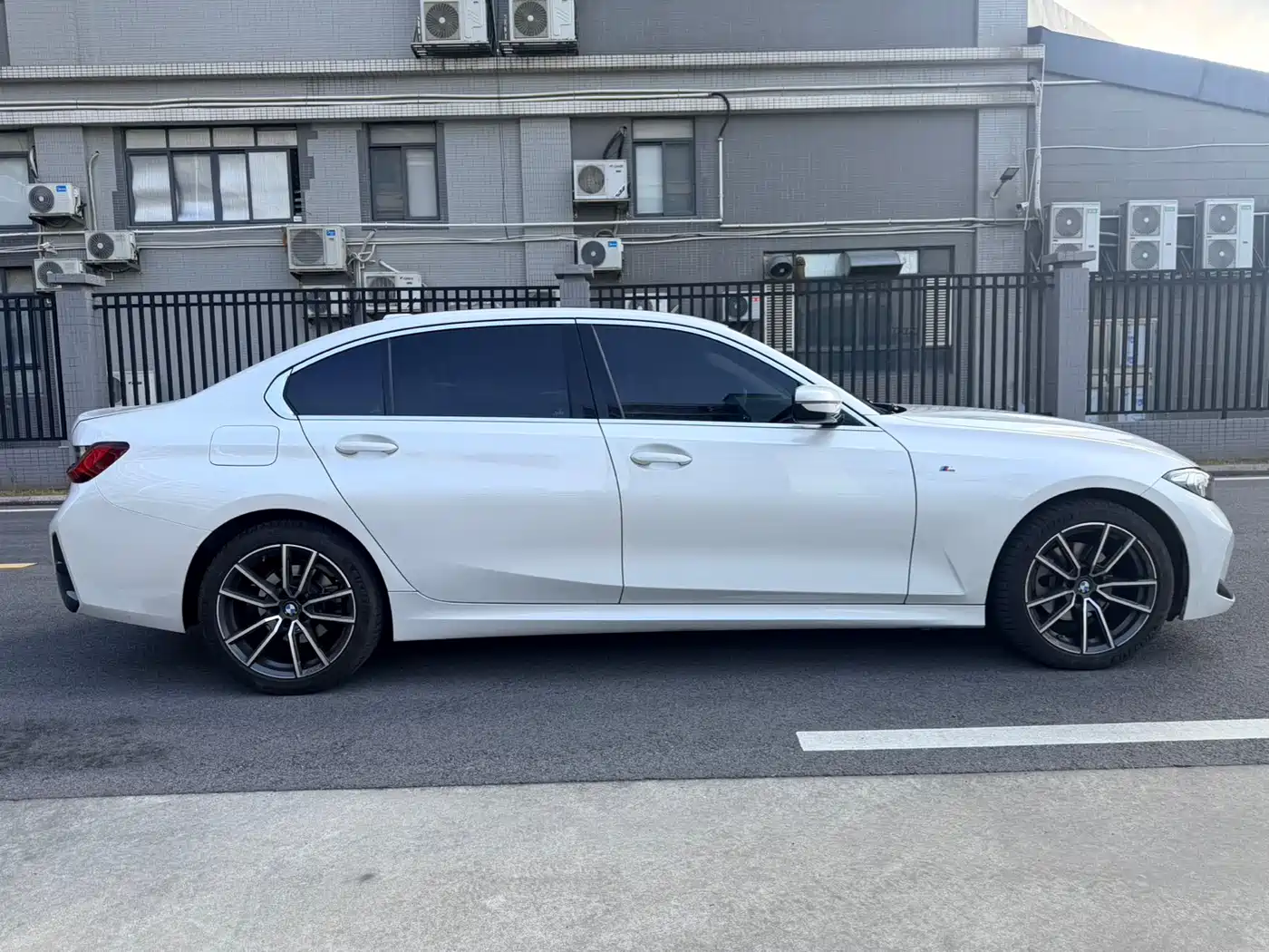 BMW 3 Series 2023 320Li M Sport Package фото 4