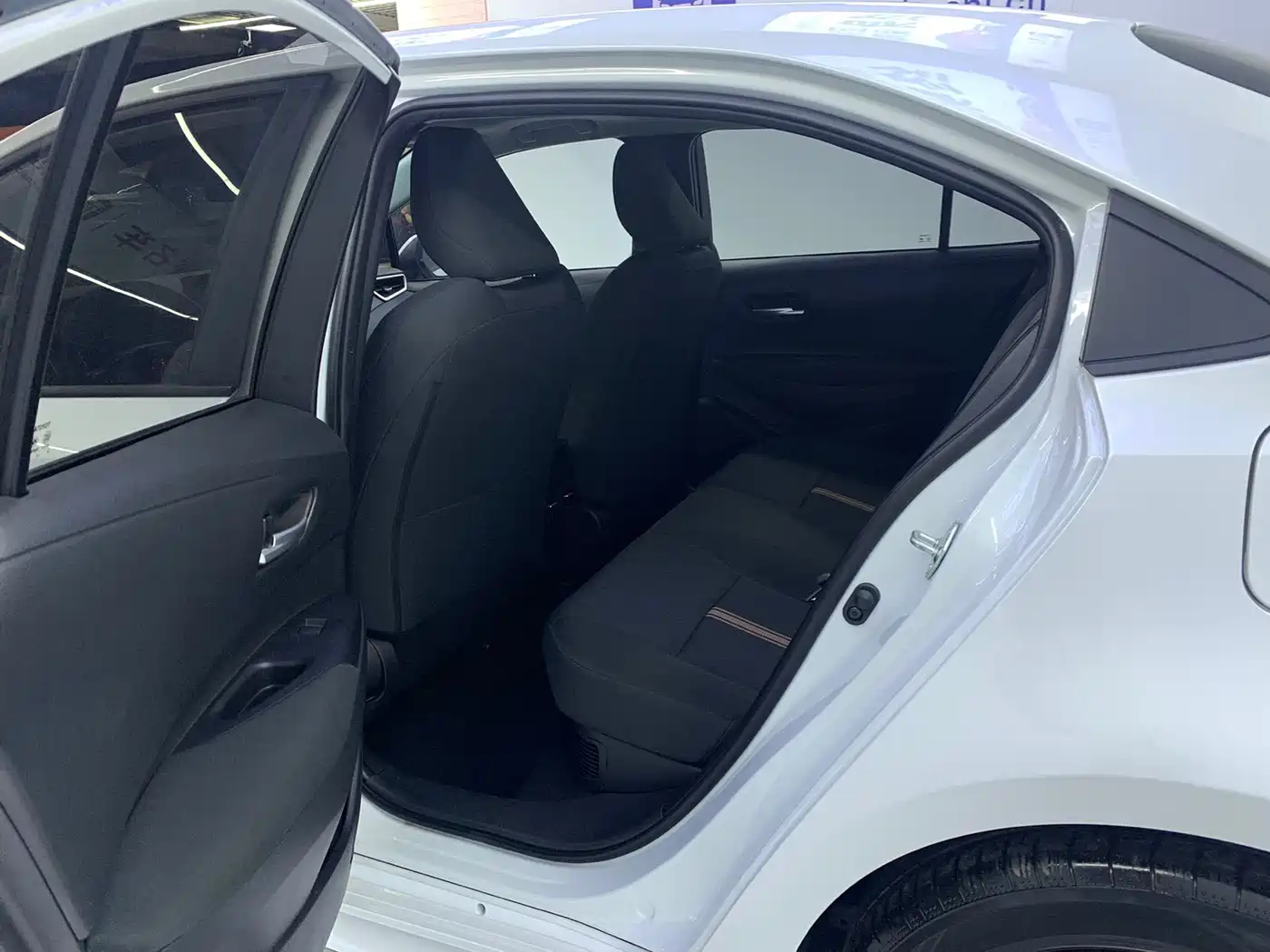Toyota Levin 2023 Smart Hybrid 1.8L Luxury фото 12