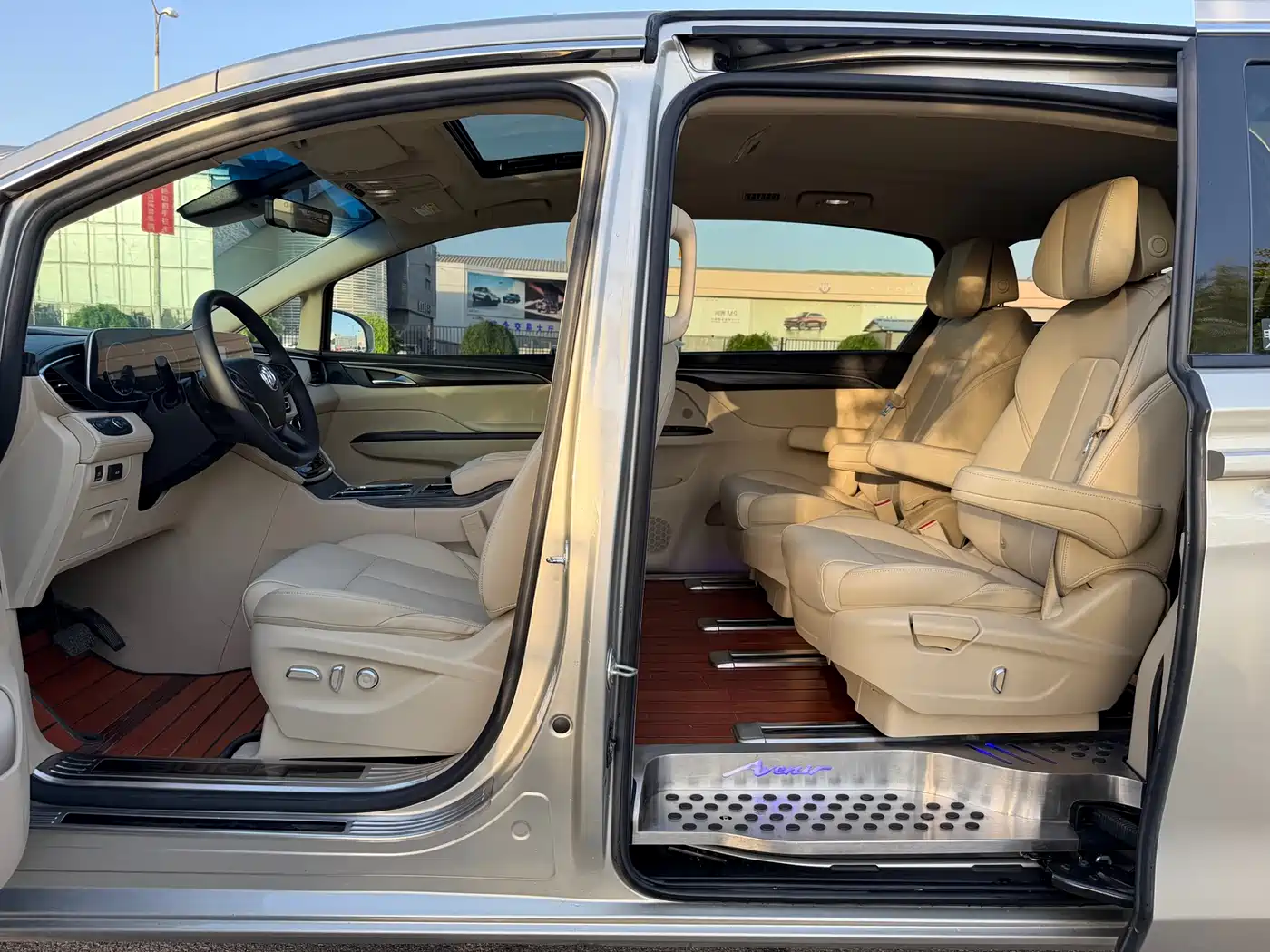 Buick GL8 2023 ES Landmaster Exclusive фото 15