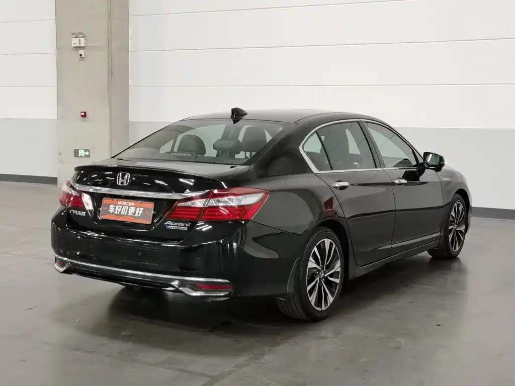 Фото 2 - Honda Accord