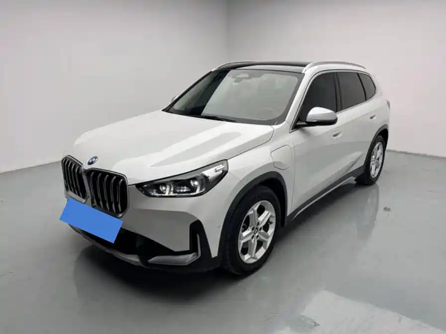 Фото 2 - BMW iX1