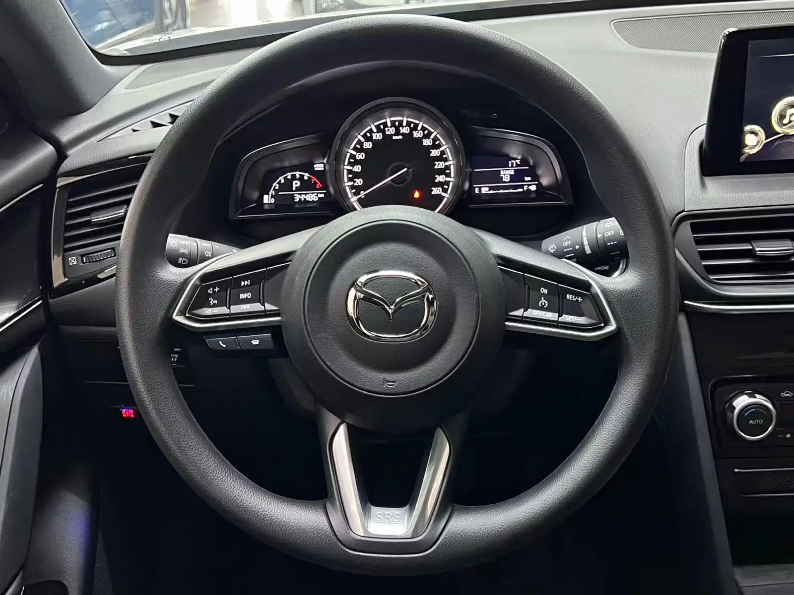 Фото 9 - Mazda CX-4