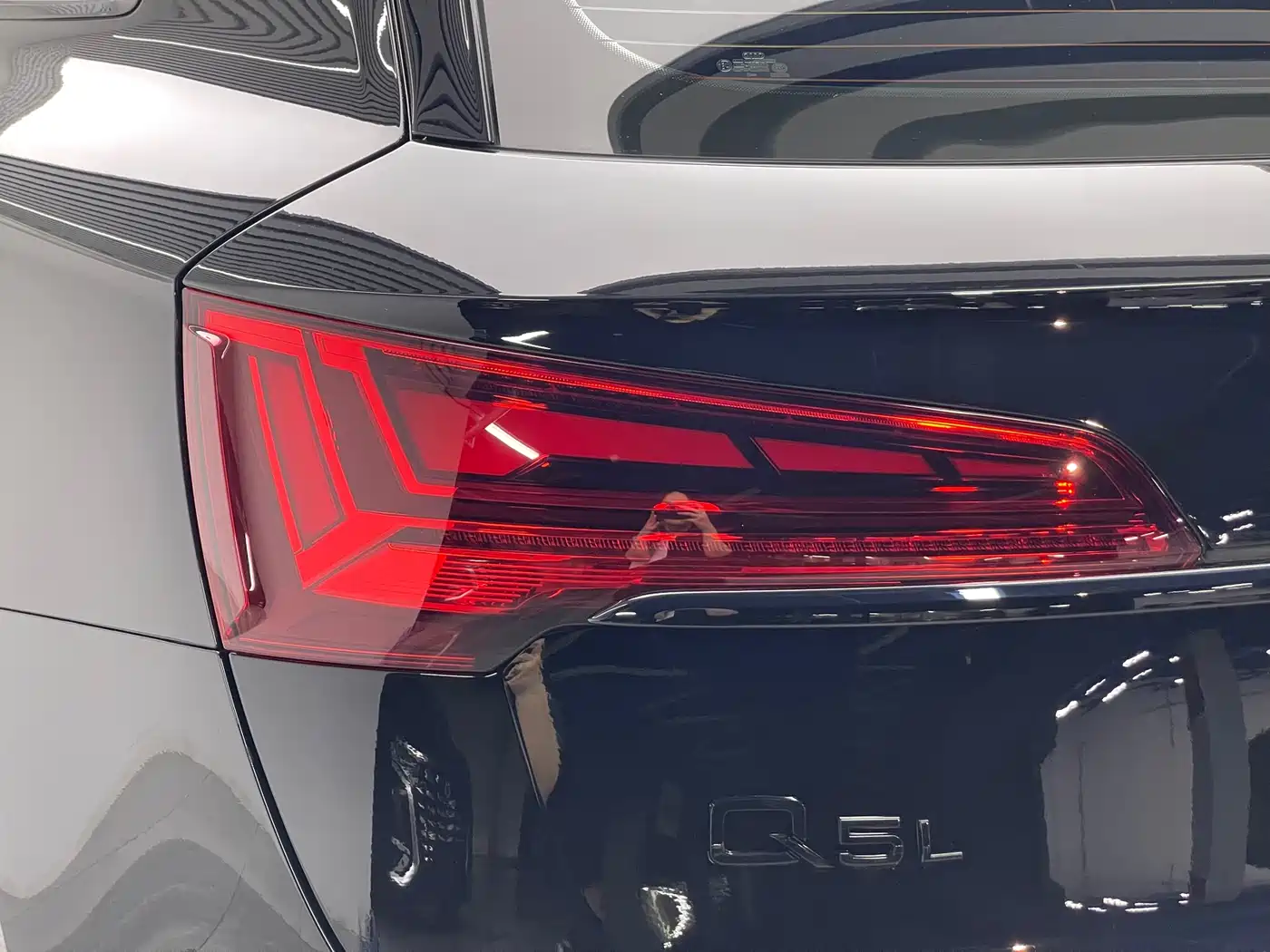 Audi Q5L 2024 Model 40 TFSI Luxury Dynamic фото 20