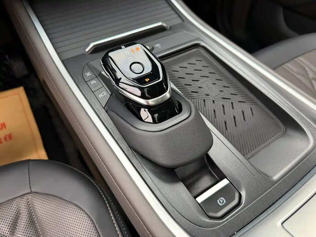 Фото 9 - Ford Edge