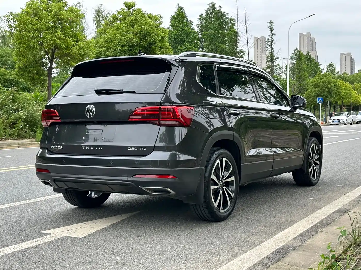 Volkswagen Tharu 2022 280TSI FWD Luxury Edition фото 6