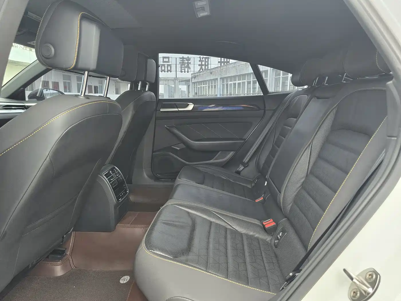 Volkswagen FAW-Volkswagen CC 2023 380TSI Eye-catching Edition фото 9