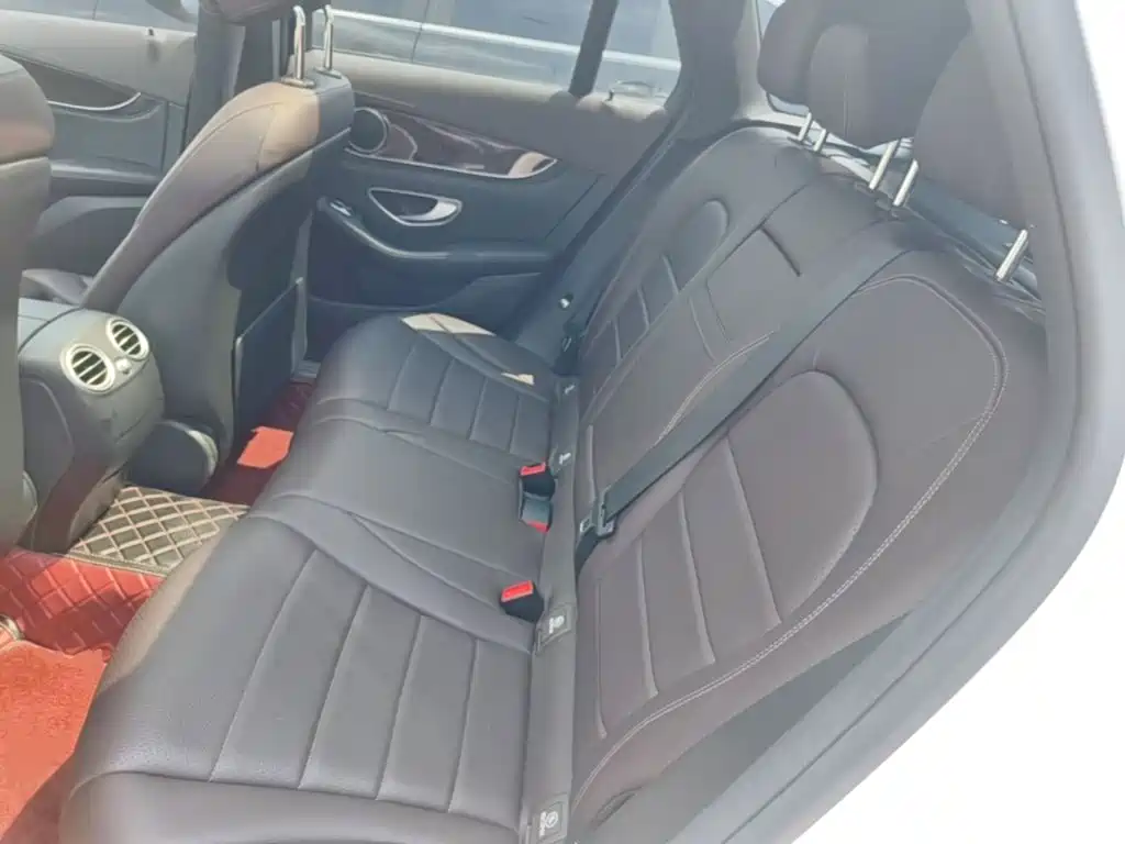 Photo 17 - Mercedes-Benz GLC