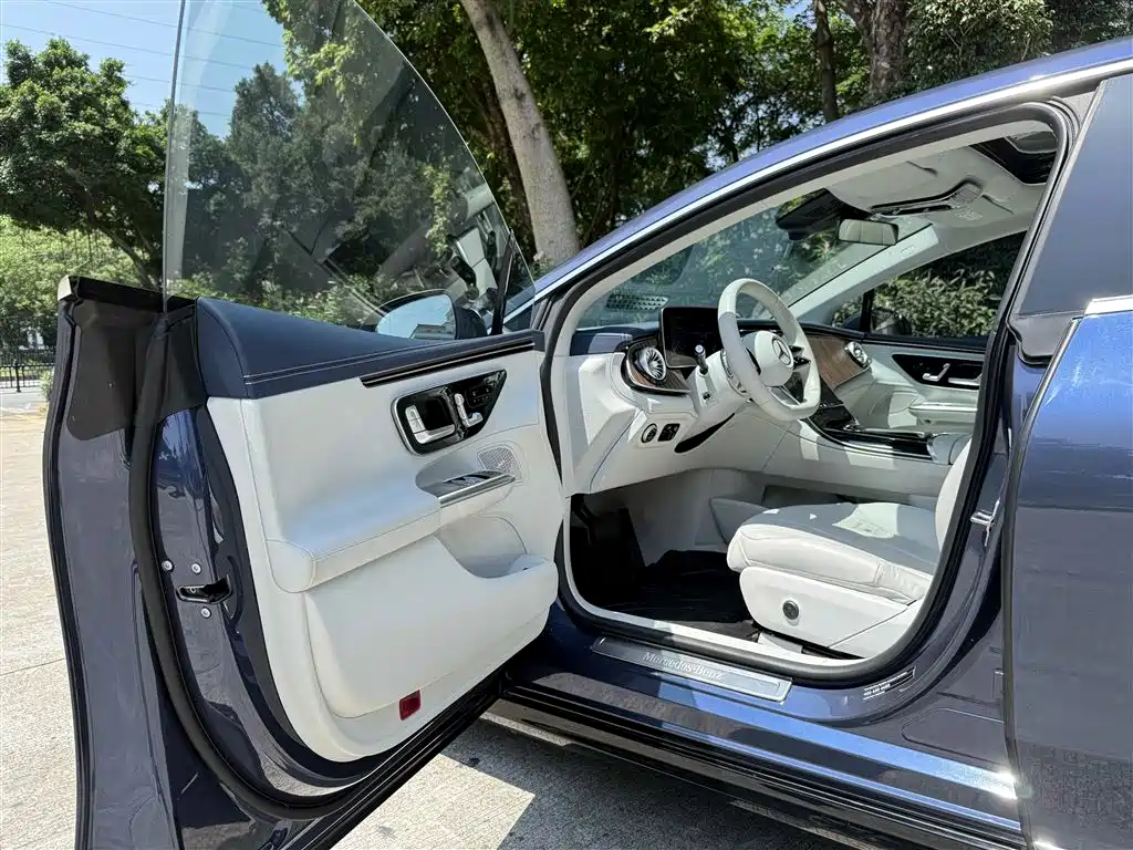 Mercedes-Benz EQE 2022 350 Pioneer Edition фото 15
